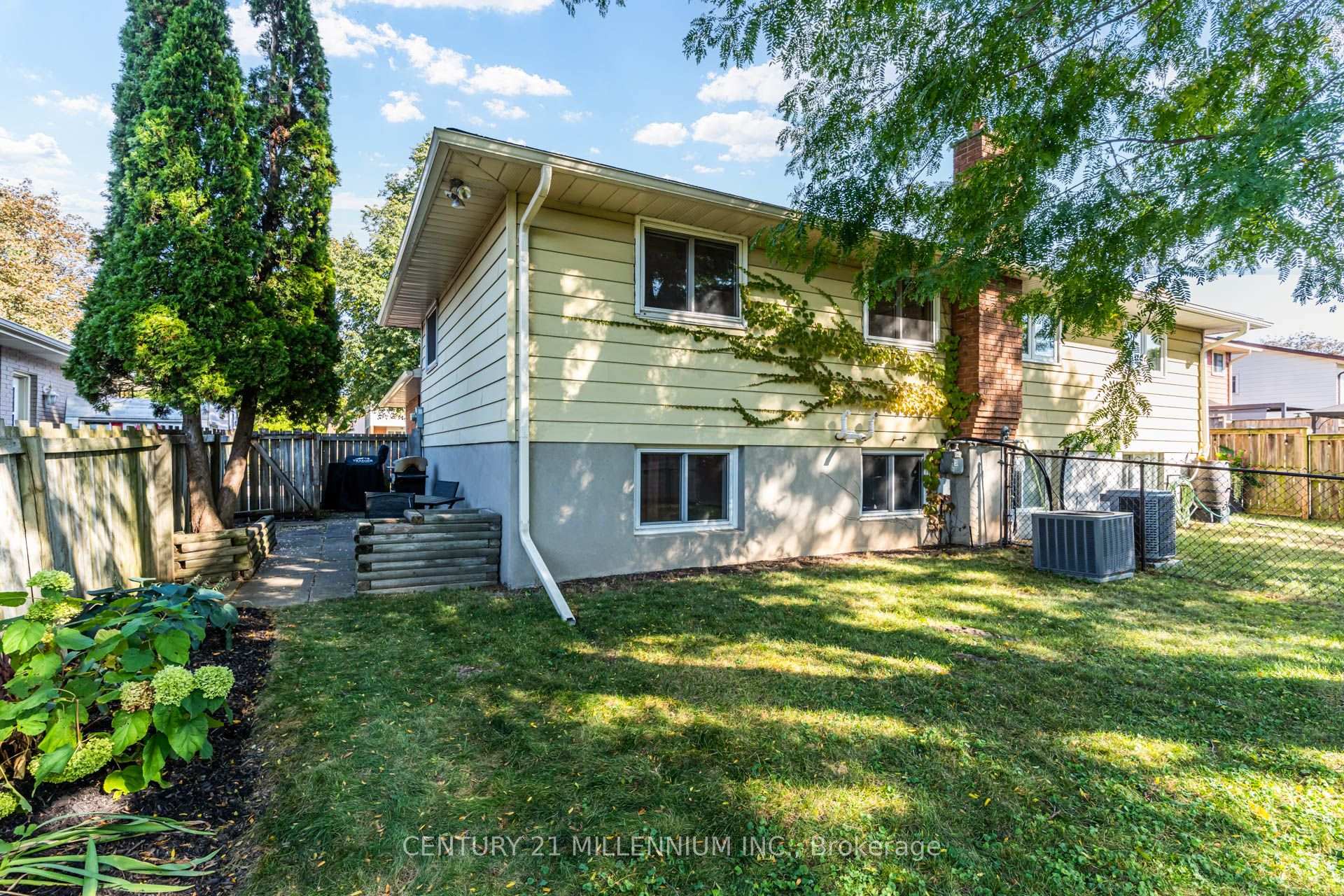 Photo 28 of 73 Baird Avenue, Kitchener, Heritage Park - Kitchener — HOMEH