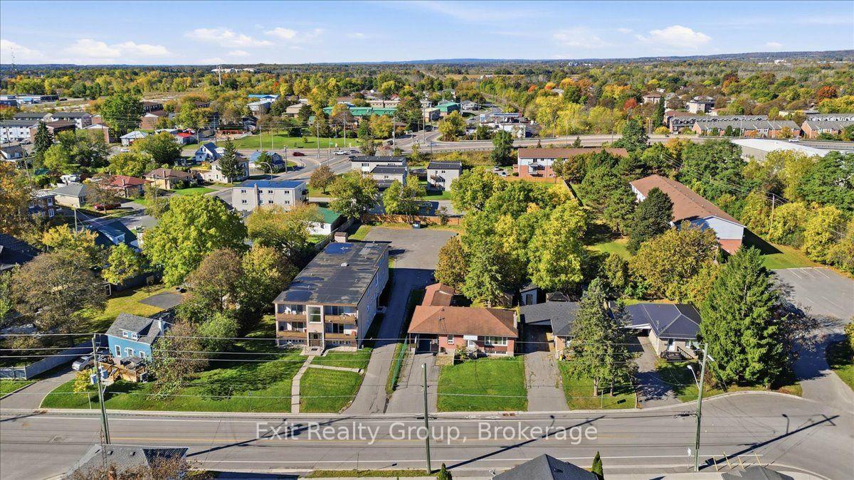 Photo 2 of 196 Yeomans Street, Belleville, Belleville Ward — HOMEH