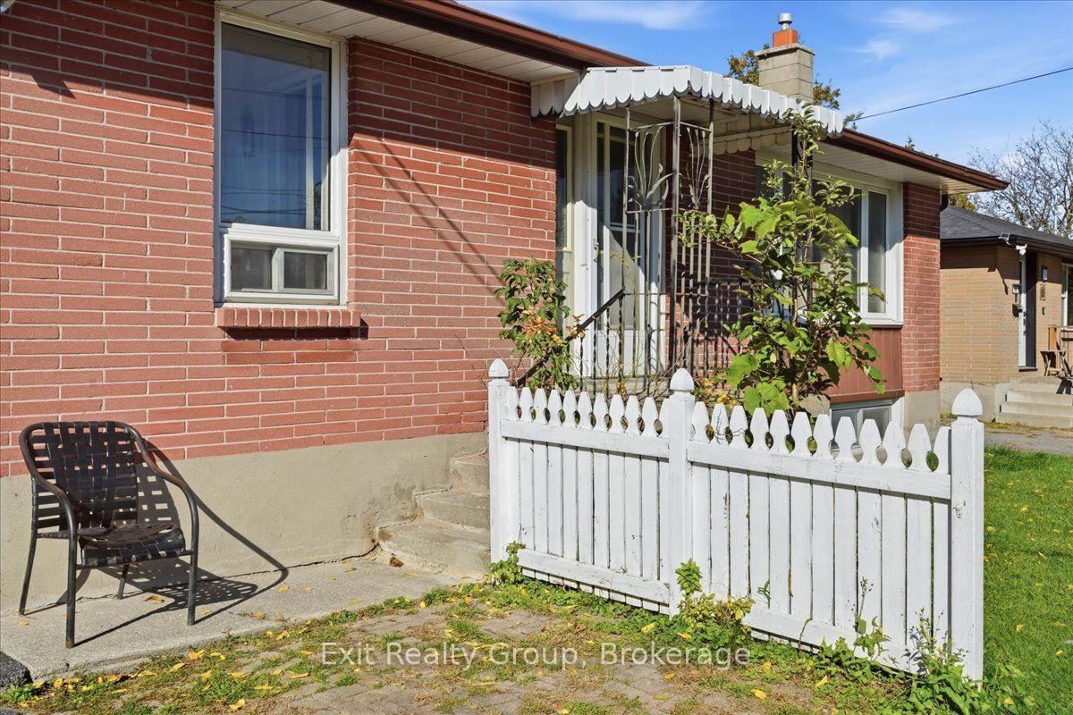 Photo 6 of 196 Yeomans Street, Belleville, Belleville Ward — HOMEH