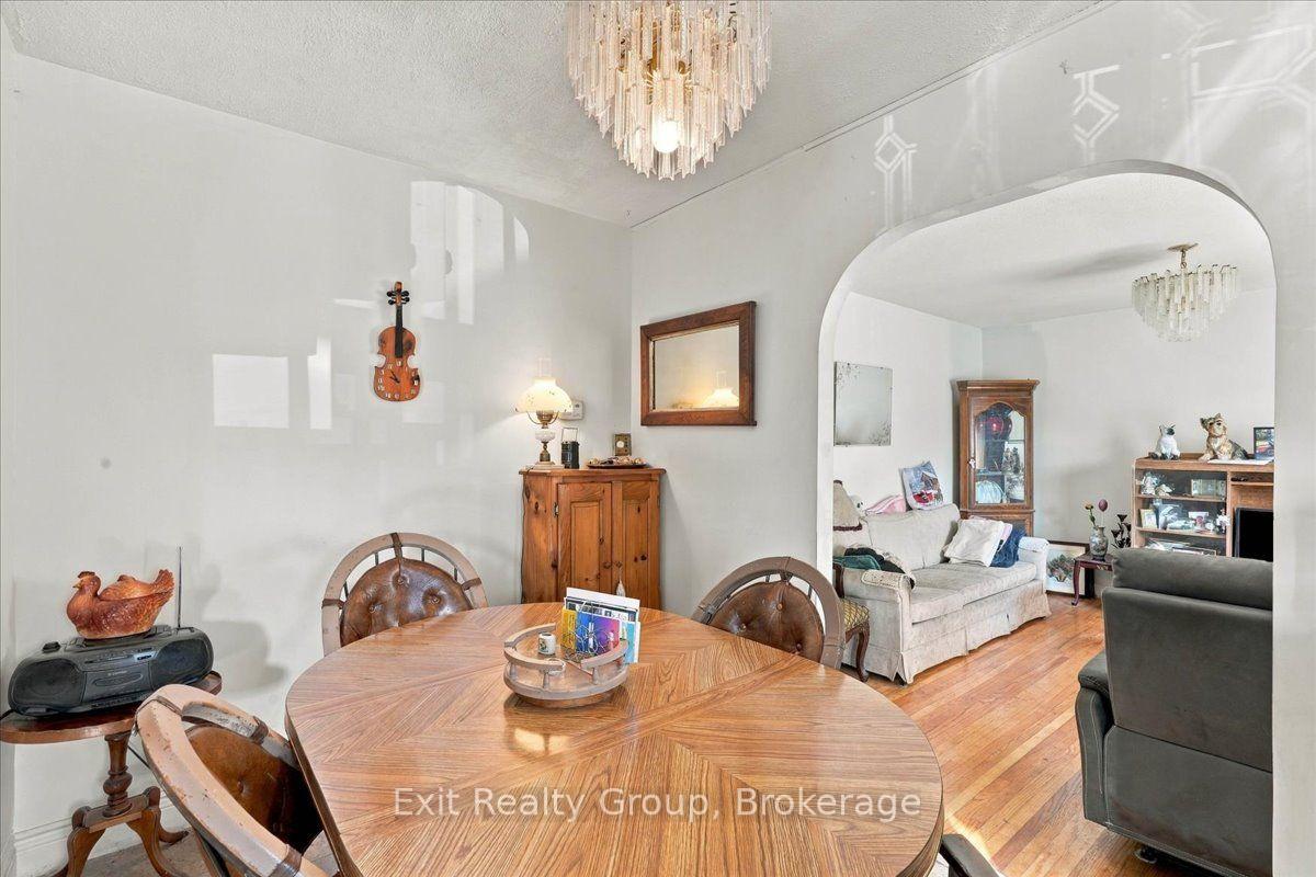 Photo 8 of 196 Yeomans Street, Belleville, Belleville Ward — HOMEH