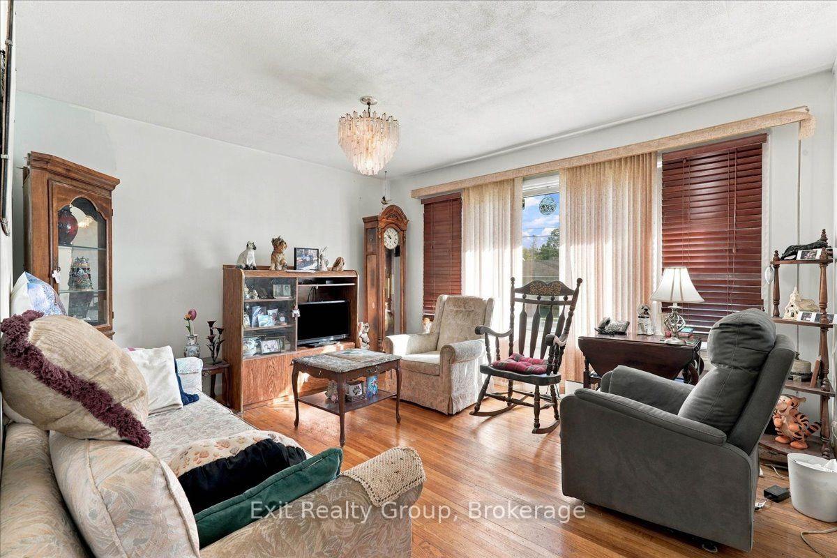 Photo 15 of 196 Yeomans Street, Belleville, Belleville Ward — HOMEH