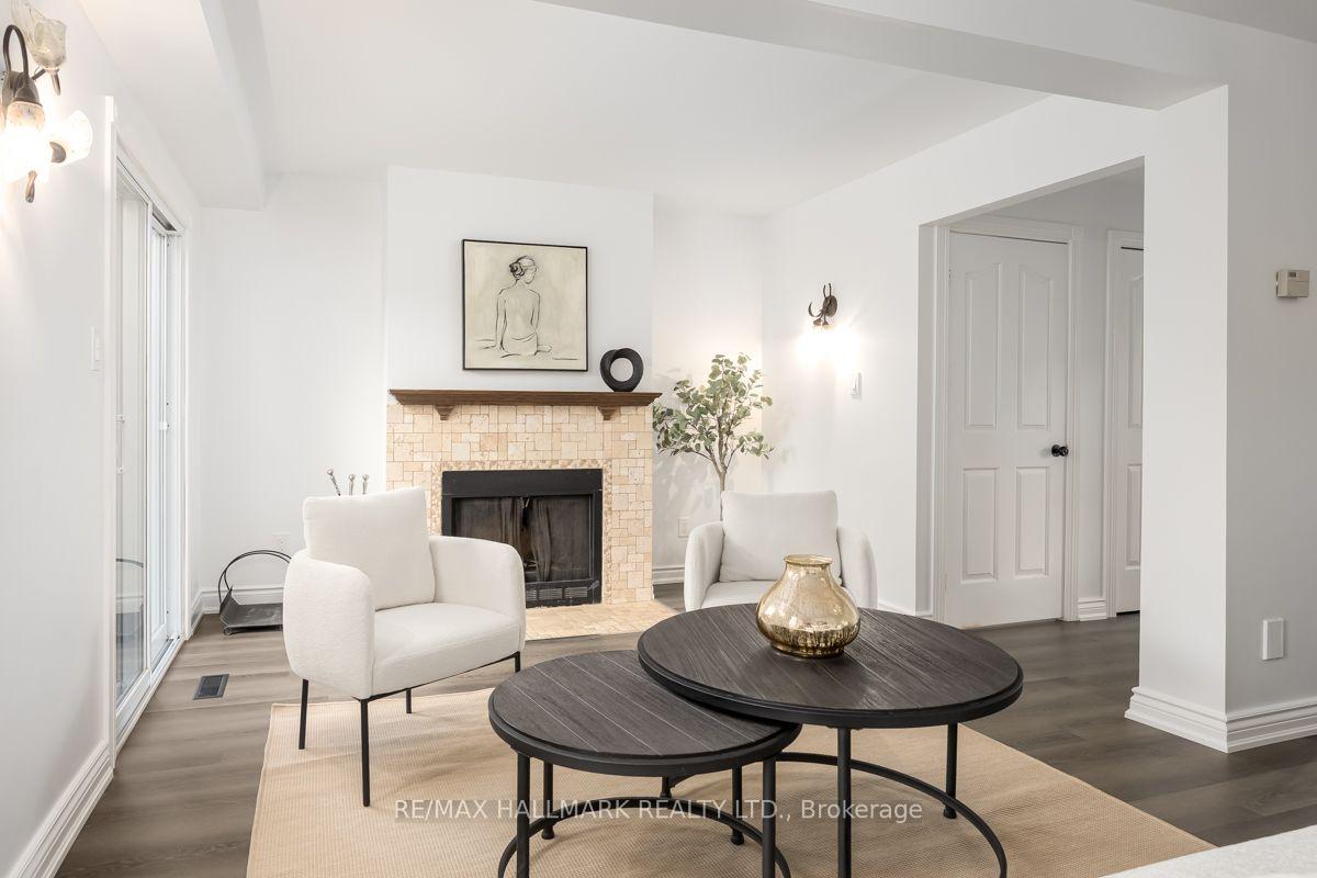 Photo 4 of 44 Michael Drive, Richmond Hill, North Richvale — HOMEH