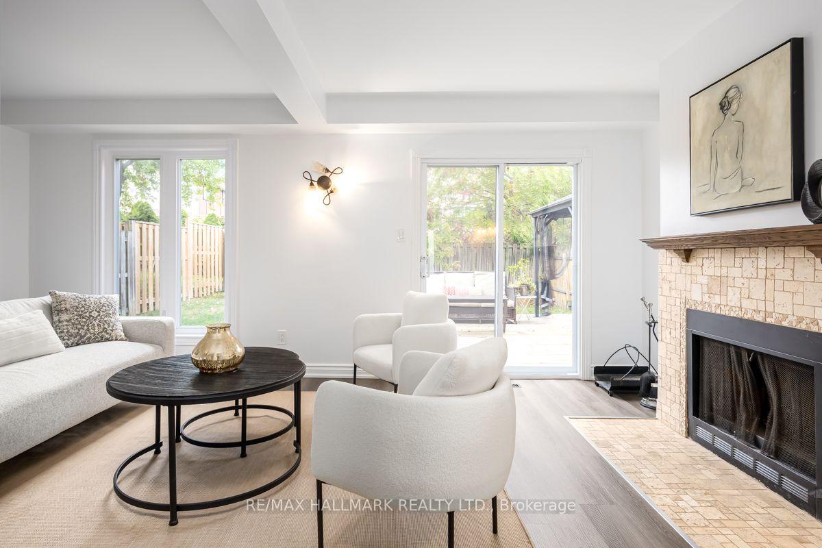 Photo 5 of 44 Michael Drive, Richmond Hill, North Richvale — HOMEH