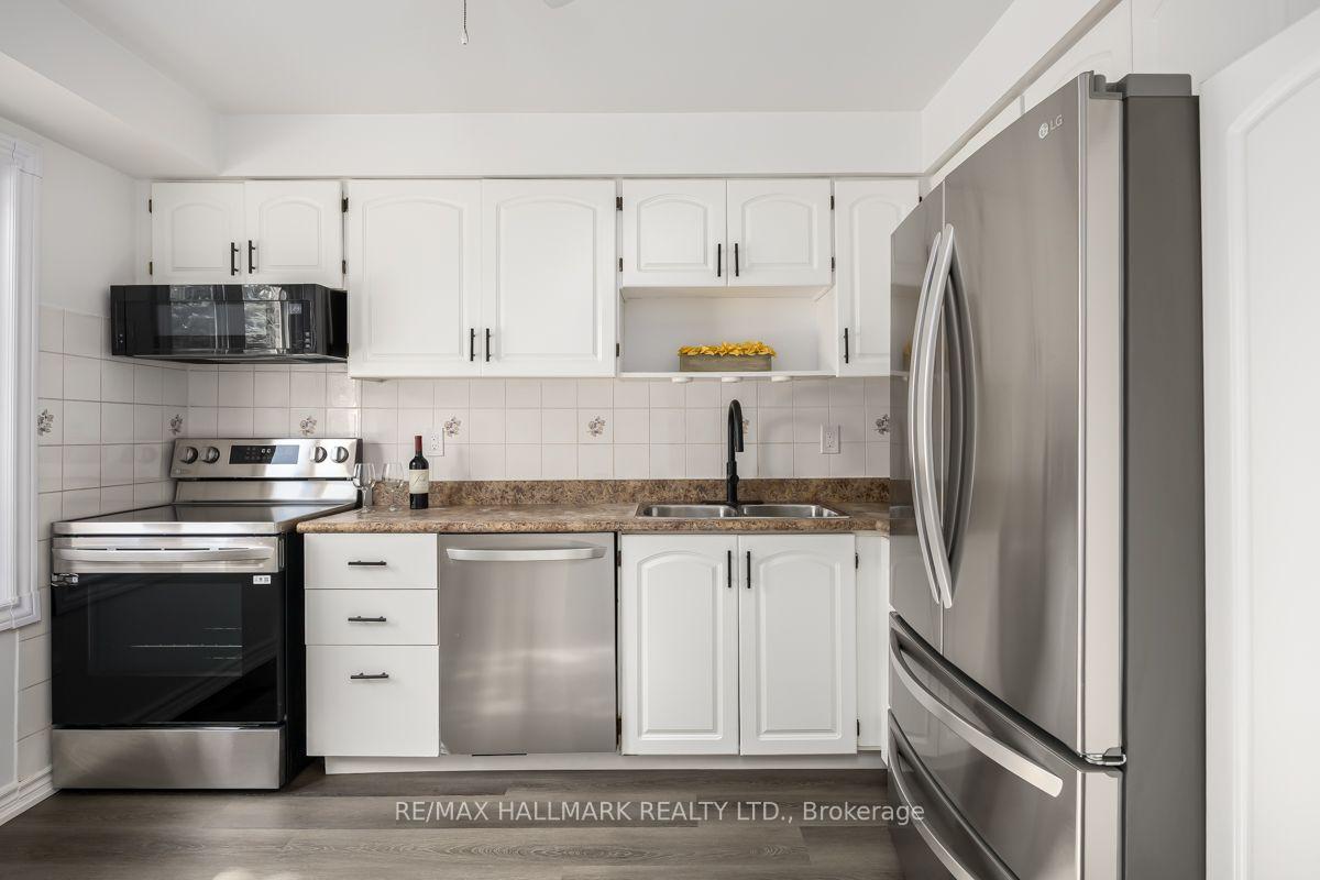 Photo 11 of 44 Michael Drive, Richmond Hill, North Richvale — HOMEH