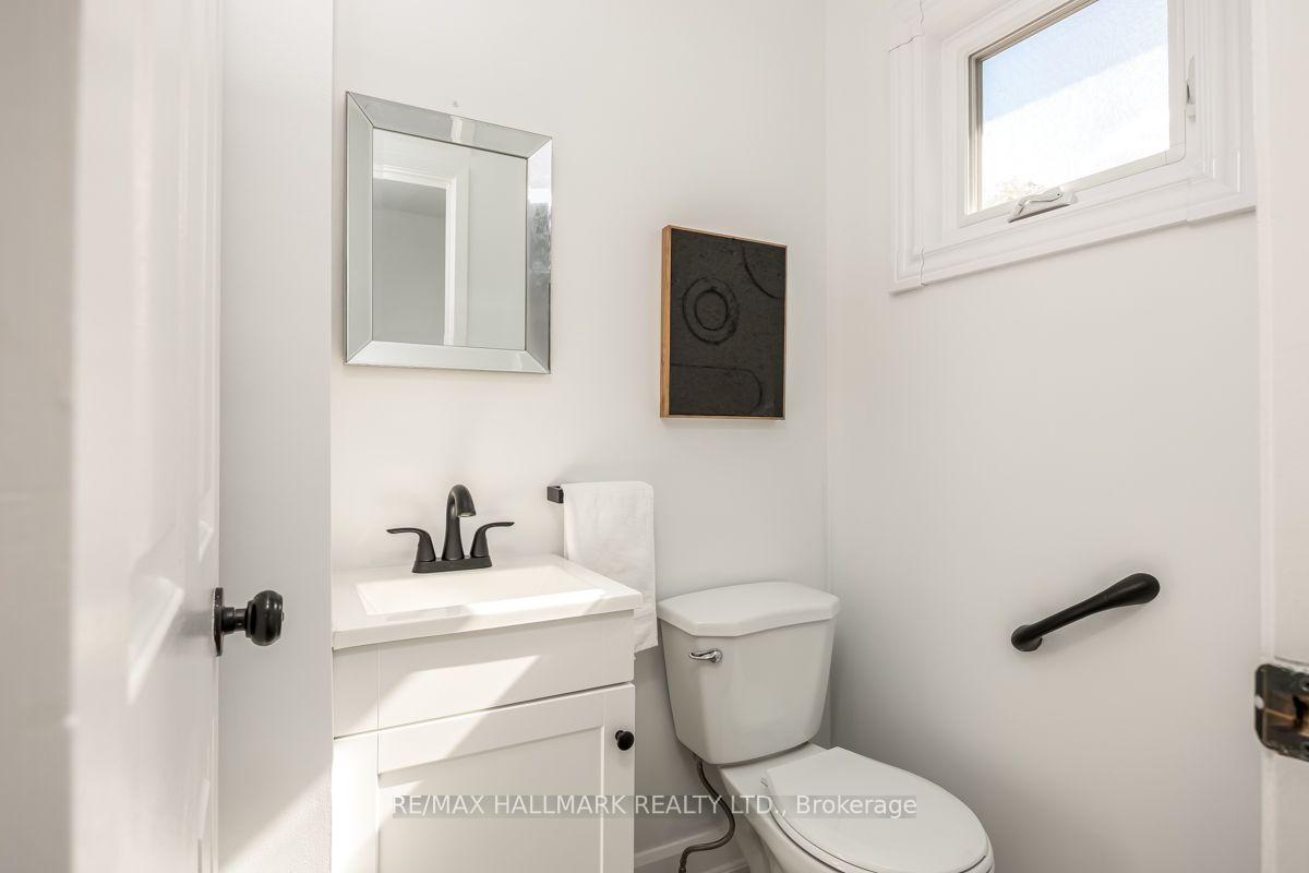 Photo 13 of 44 Michael Drive, Richmond Hill, North Richvale — HOMEH