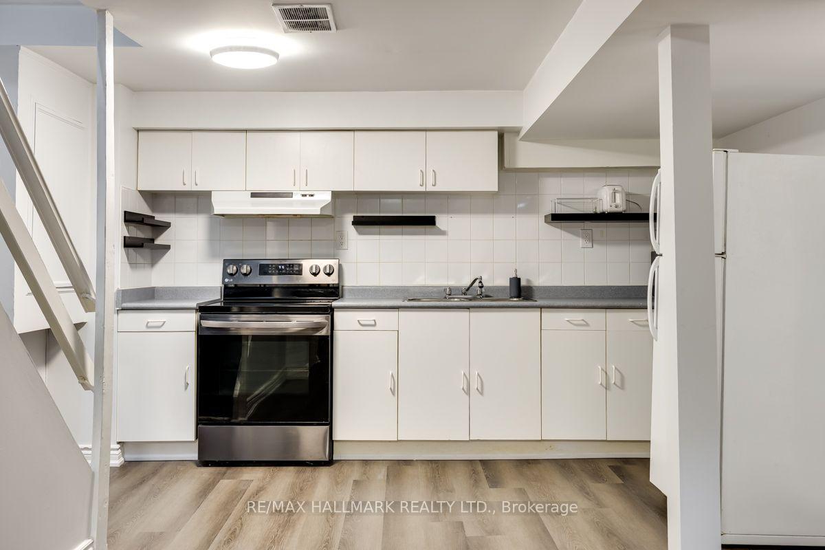 Photo 24 of 44 Michael Drive, Richmond Hill, North Richvale — HOMEH
