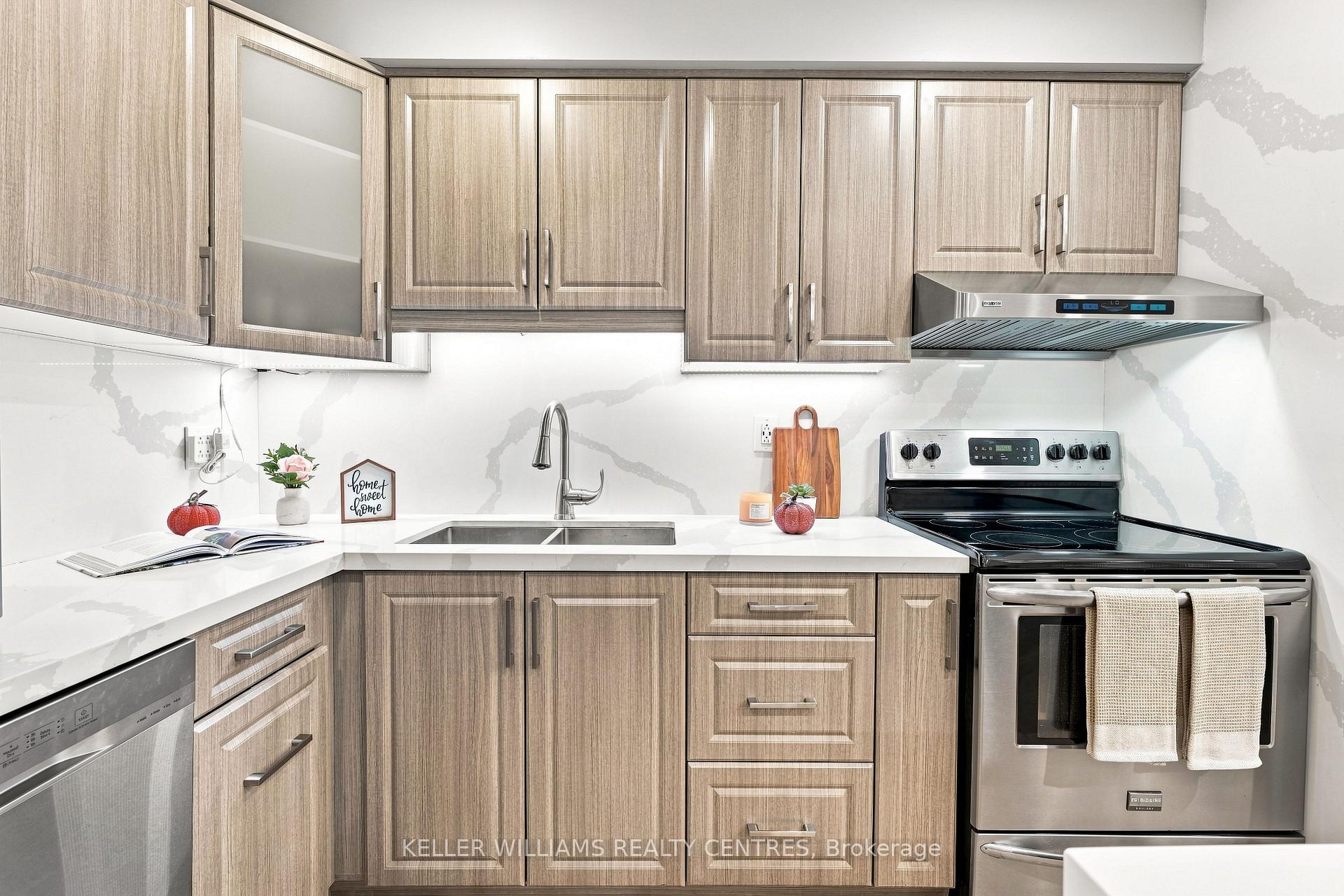 Photo 9 of 36 Chaucer Crescent, Barrie, Letitia Heights — HOMEH
