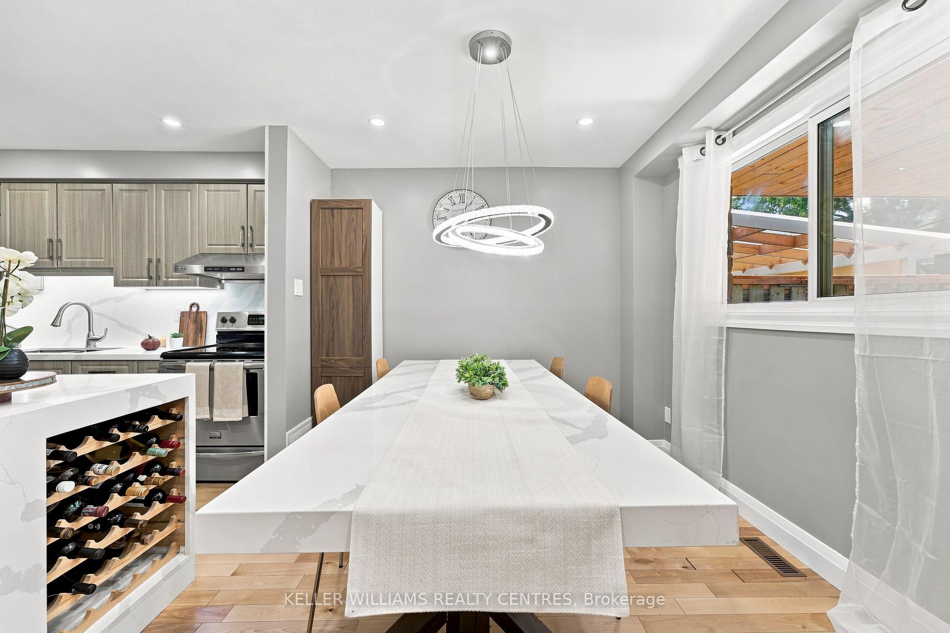Photo 15 of 36 Chaucer Crescent, Barrie, Letitia Heights — HOMEH