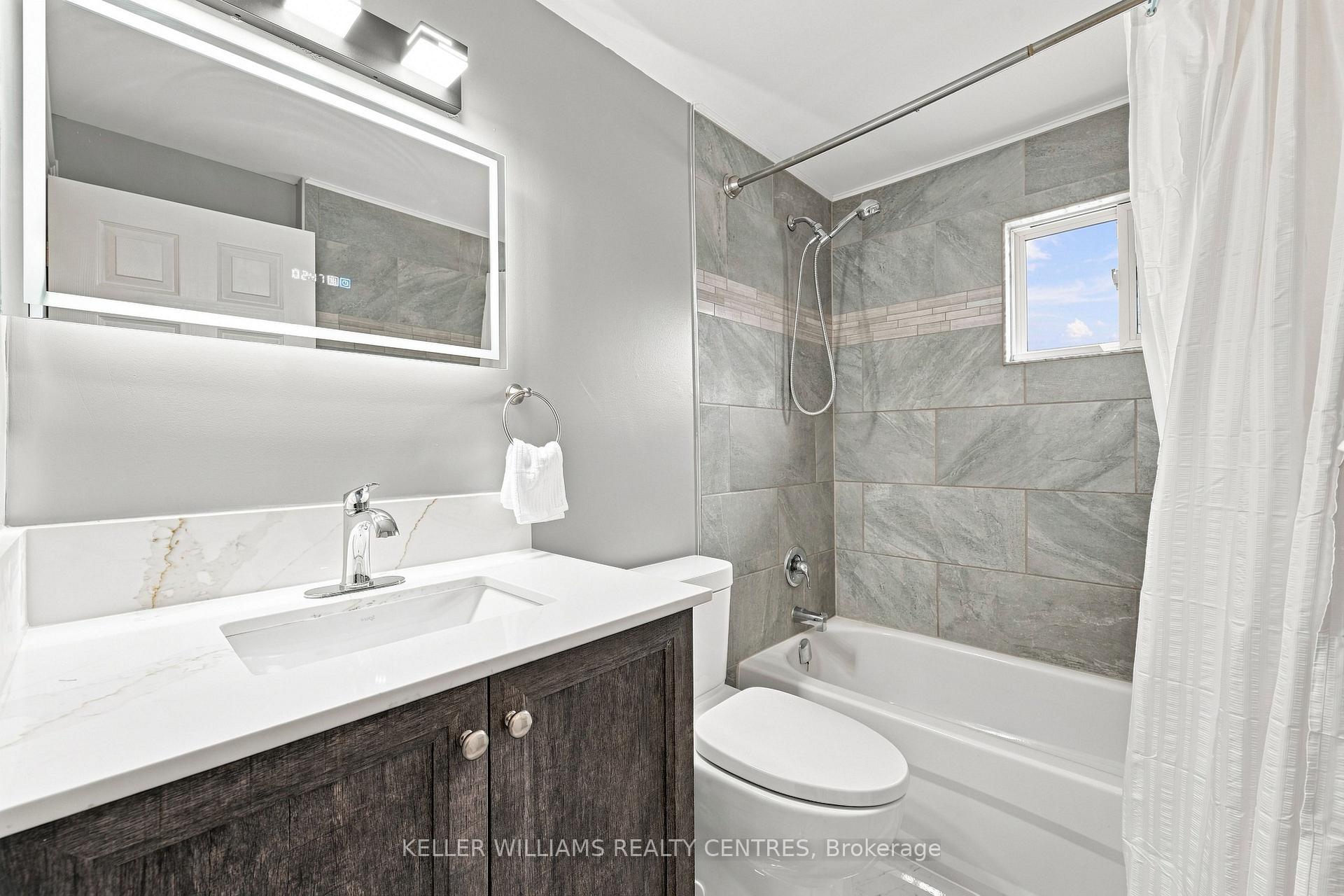 Photo 18 of 36 Chaucer Crescent, Barrie, Letitia Heights — HOMEH
