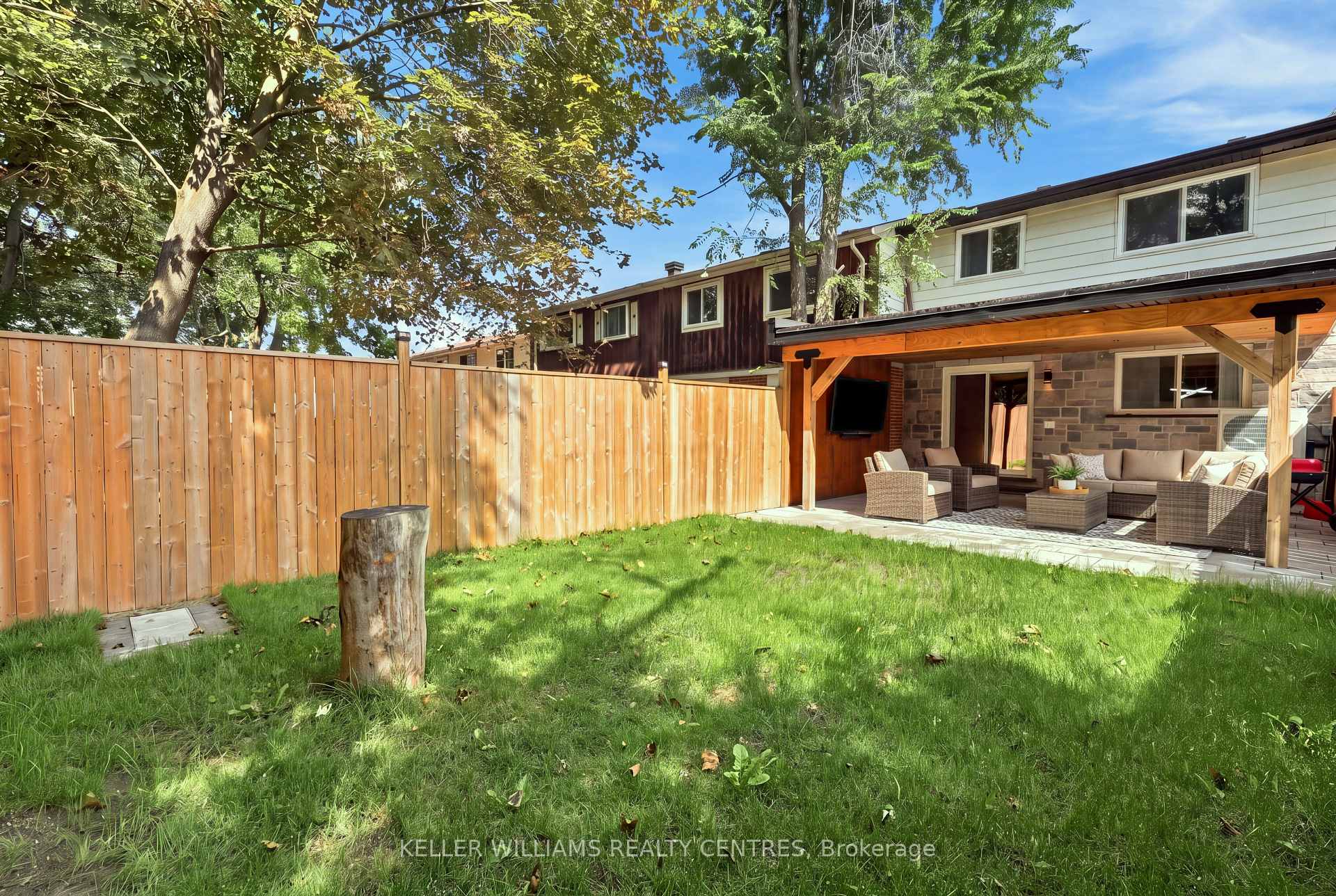 Photo 31 of 36 Chaucer Crescent, Barrie, Letitia Heights — HOMEH