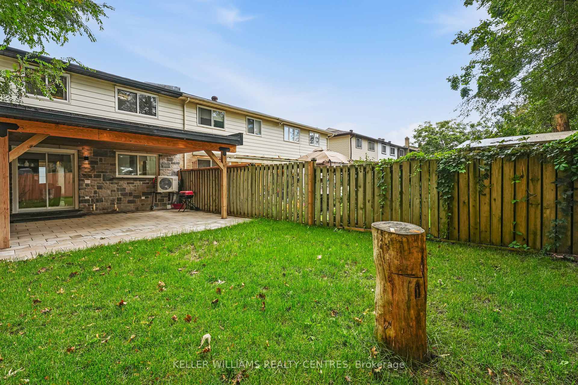 Photo 32 of 36 Chaucer Crescent, Barrie, Letitia Heights — HOMEH