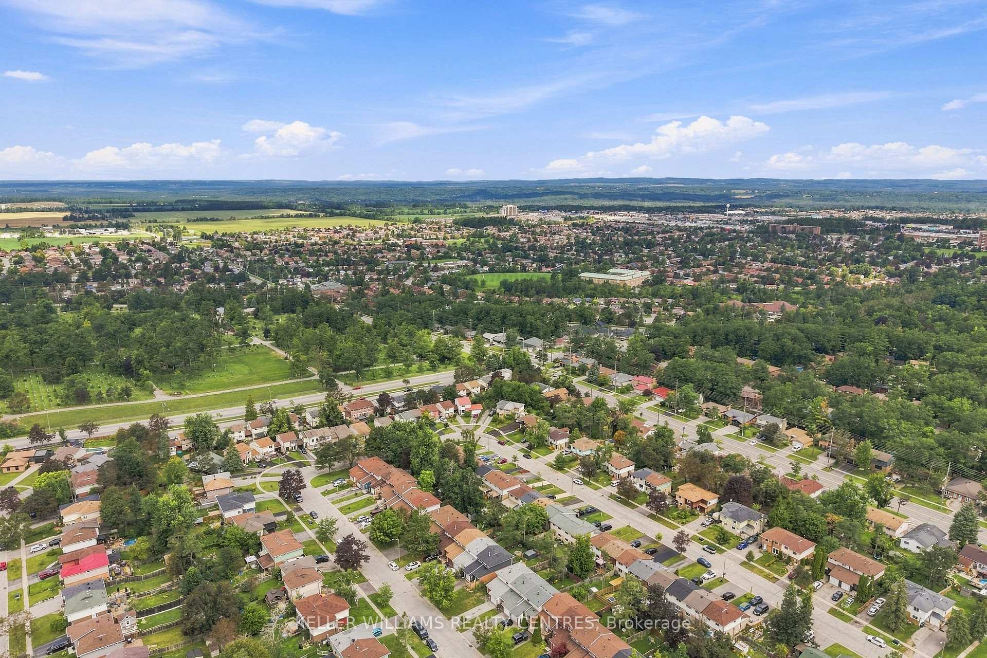 Photo 33 of 36 Chaucer Crescent, Barrie, Letitia Heights — HOMEH