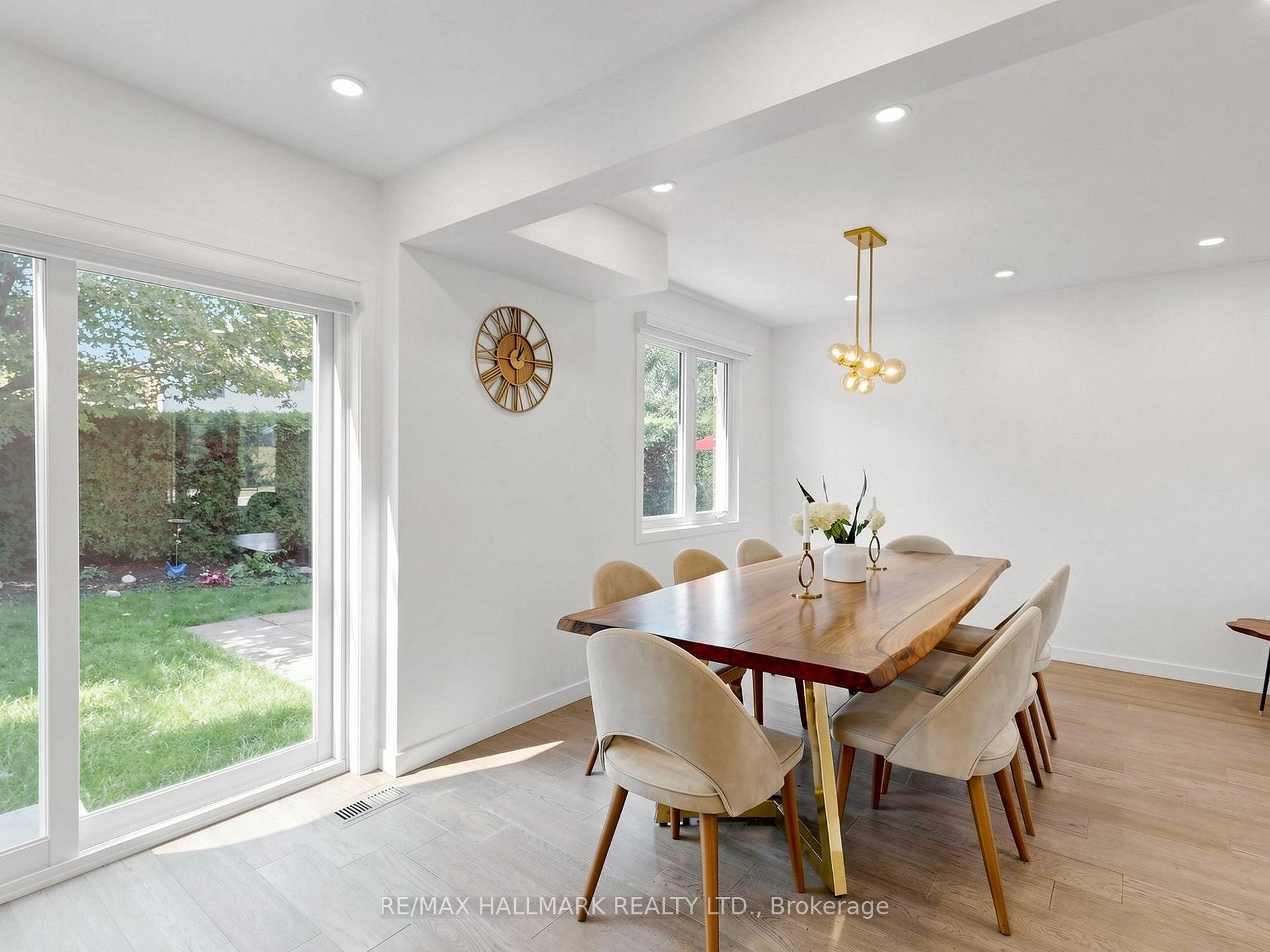 Photo 14 of 400 Handley Crescent, Newmarket, Central Newmarket — HOMEH