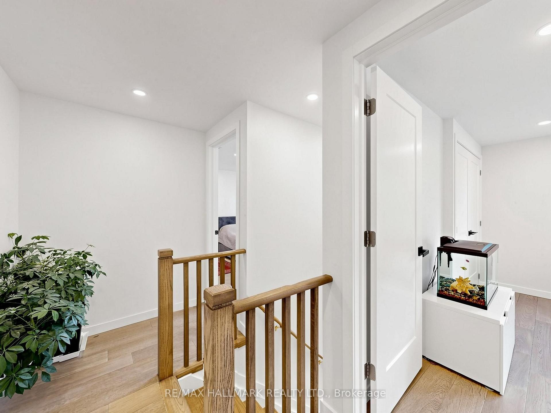Photo 20 of 400 Handley Crescent, Newmarket, Central Newmarket — HOMEH