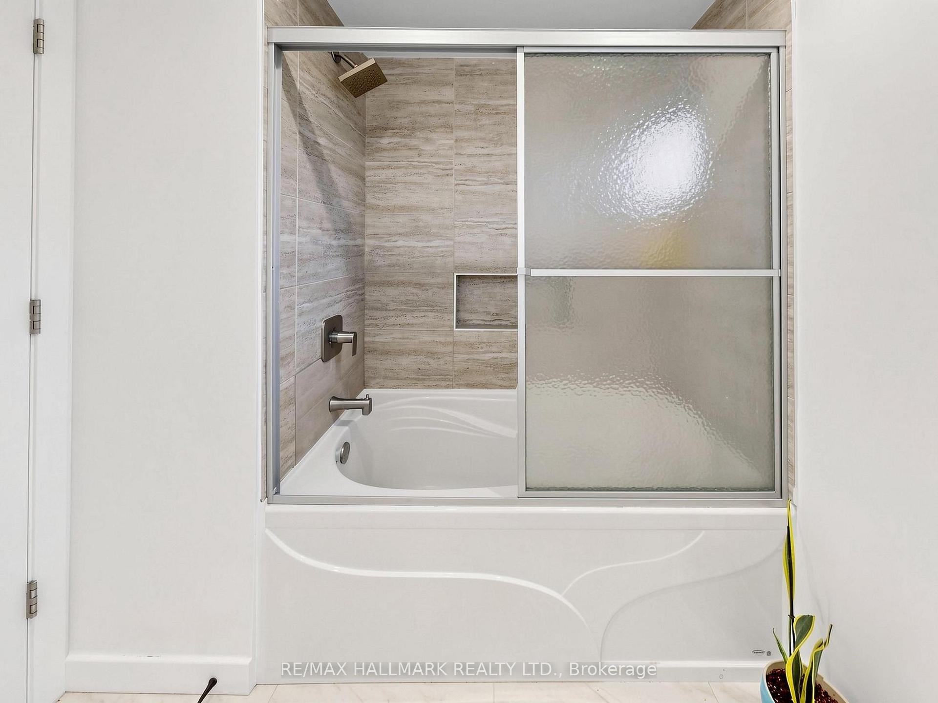 Photo 30 of 400 Handley Crescent, Newmarket, Central Newmarket — HOMEH