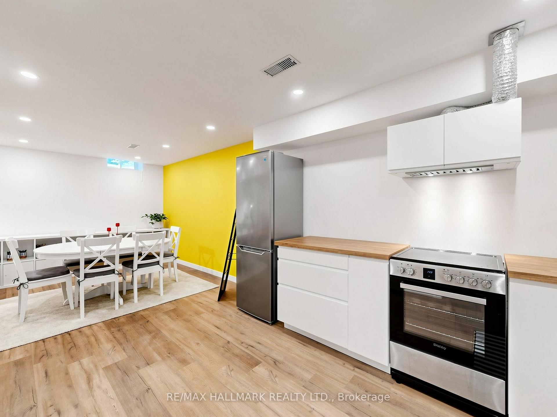 Photo 33 of 400 Handley Crescent, Newmarket, Central Newmarket — HOMEH