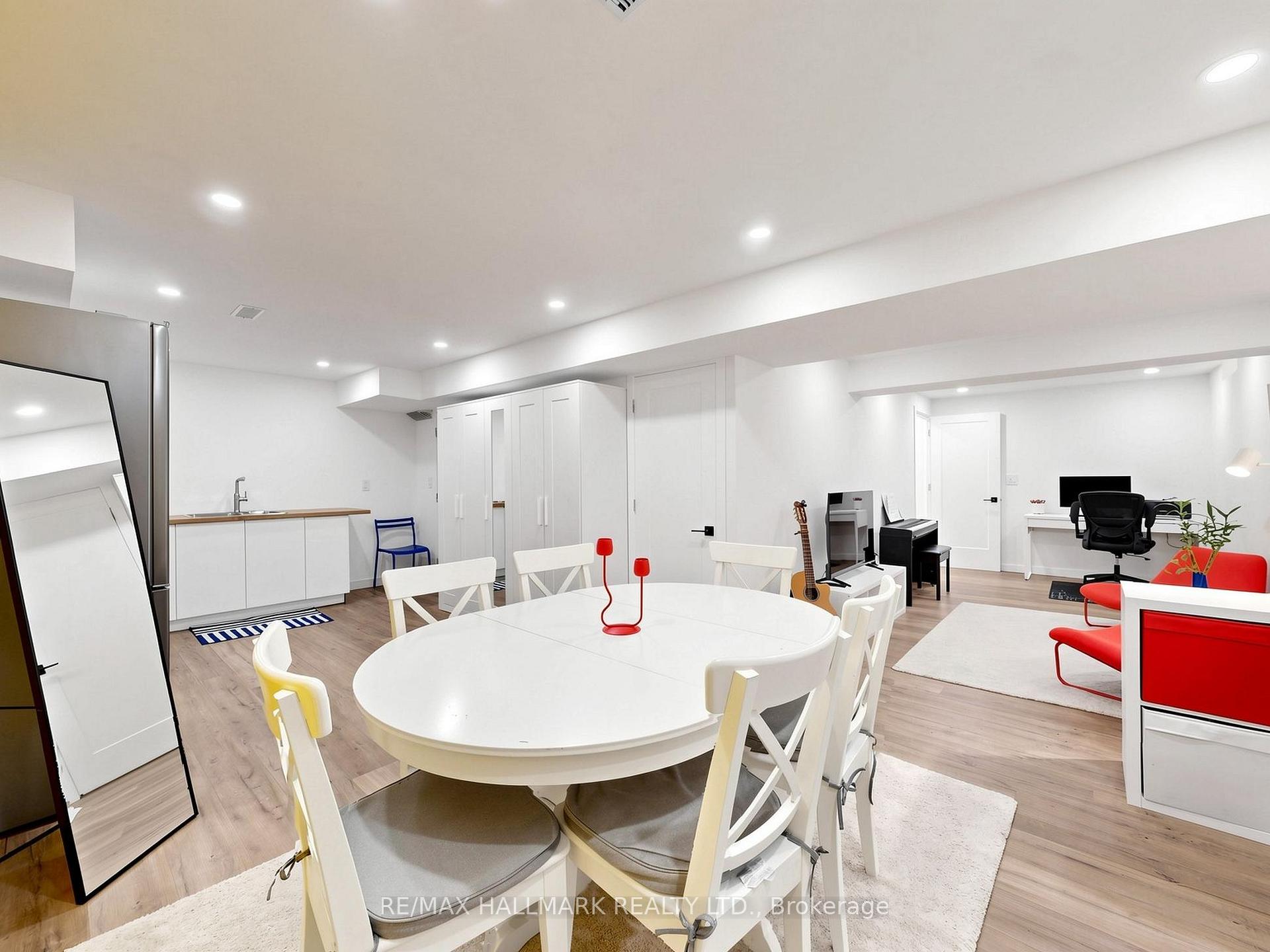 Photo 35 of 400 Handley Crescent, Newmarket, Central Newmarket — HOMEH
