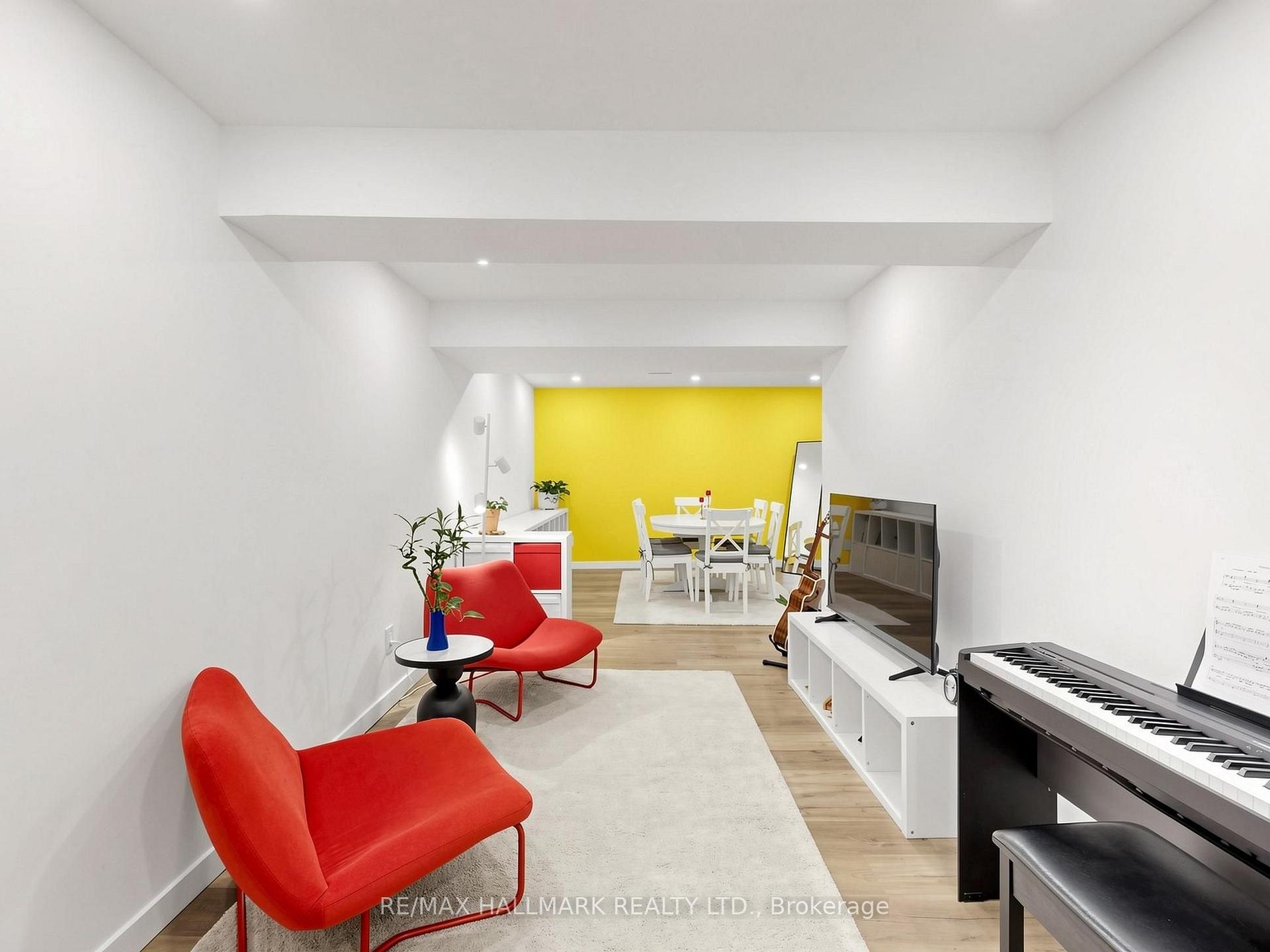 Photo 37 of 400 Handley Crescent, Newmarket, Central Newmarket — HOMEH
