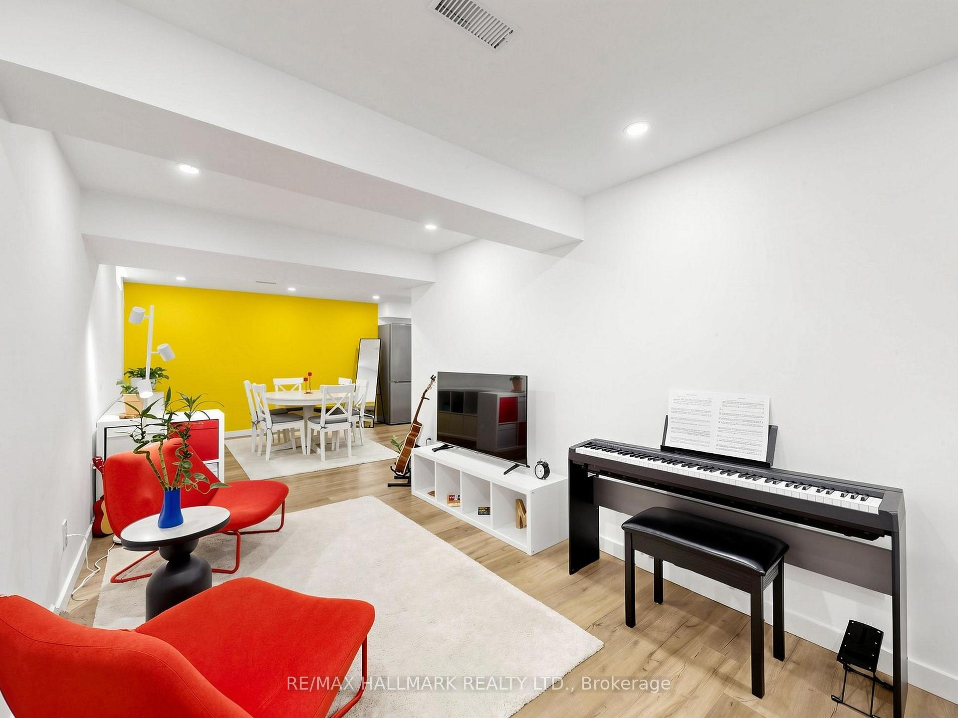 Photo 38 of 400 Handley Crescent, Newmarket, Central Newmarket — HOMEH
