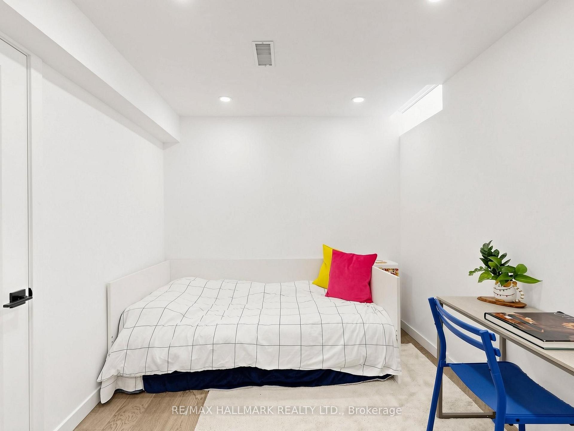 Photo 39 of 400 Handley Crescent, Newmarket, Central Newmarket — HOMEH
