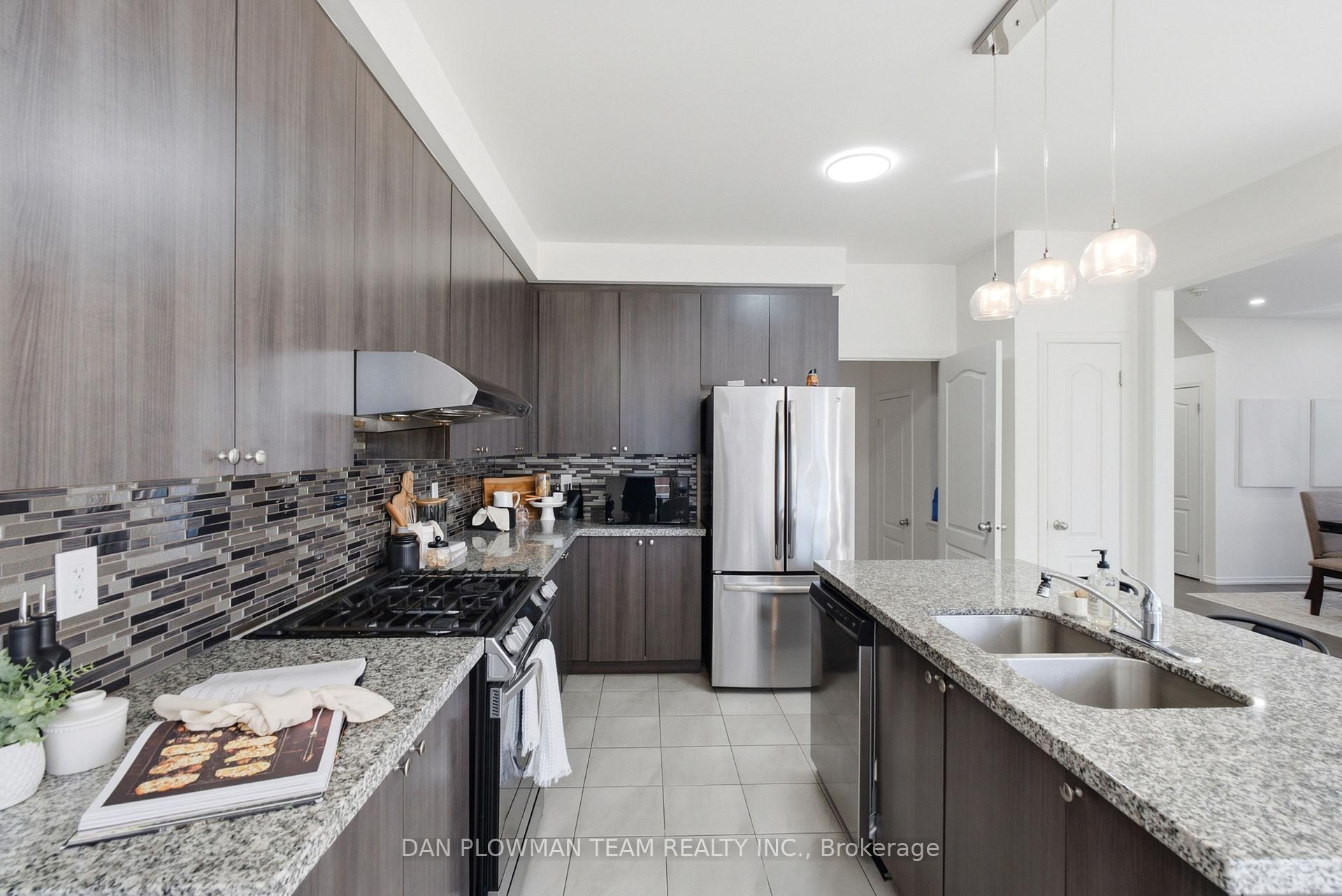 Photo 15 of 2560 Bandsman Crescent, Oshawa, Windfields — HOMEH