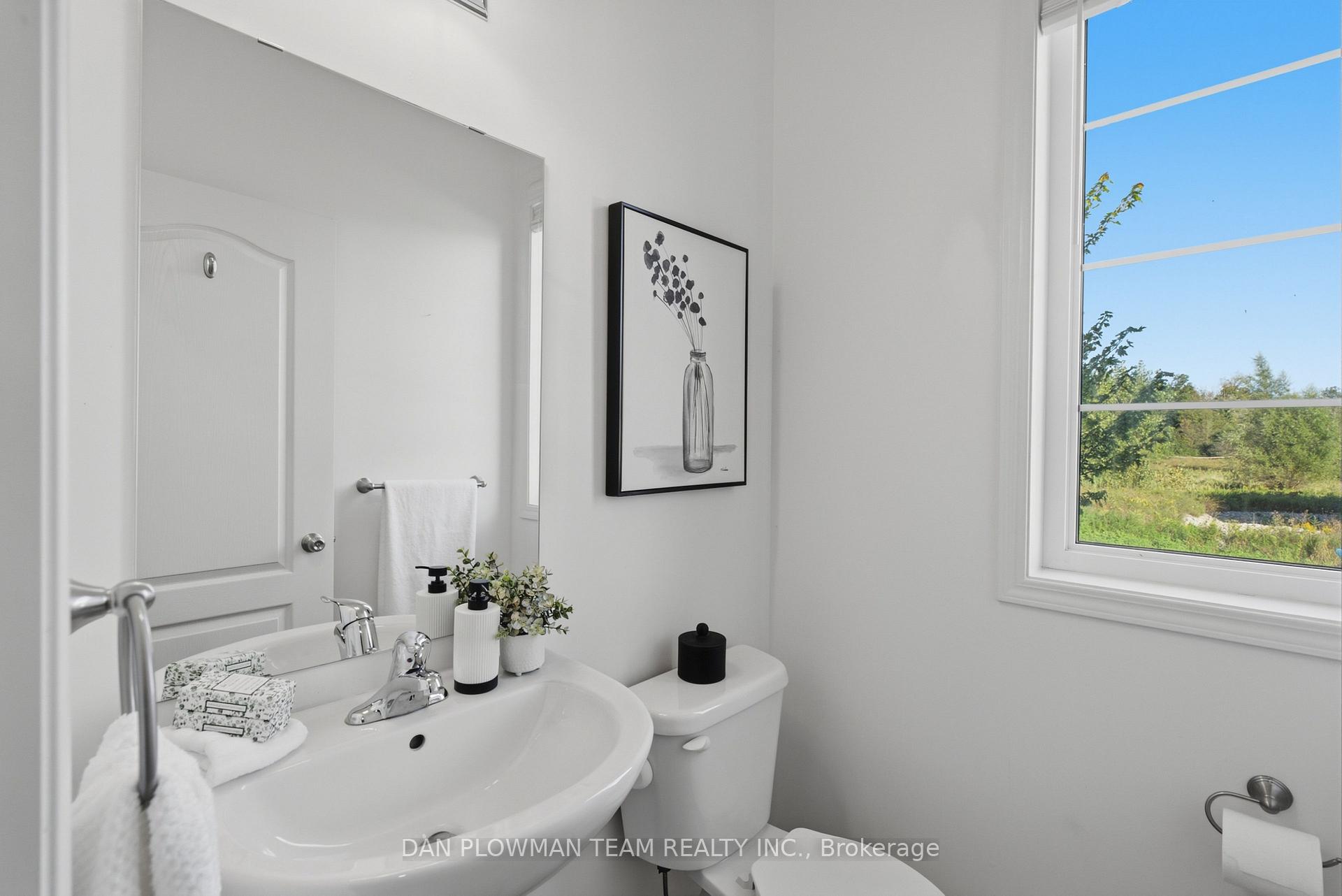 Photo 18 of 2560 Bandsman Crescent, Oshawa, Windfields — HOMEH