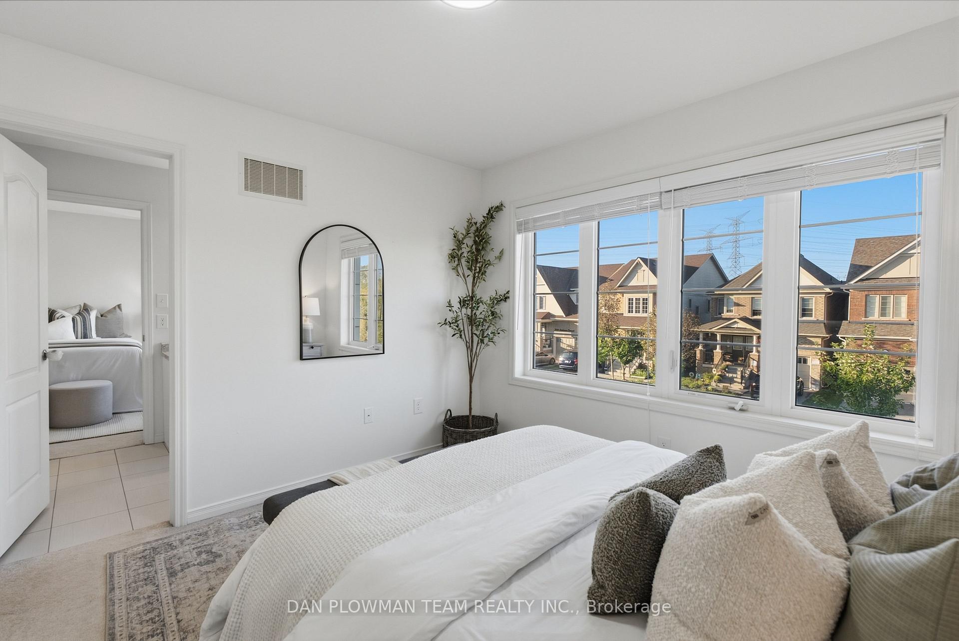Photo 39 of 2560 Bandsman Crescent, Oshawa, Windfields — HOMEH