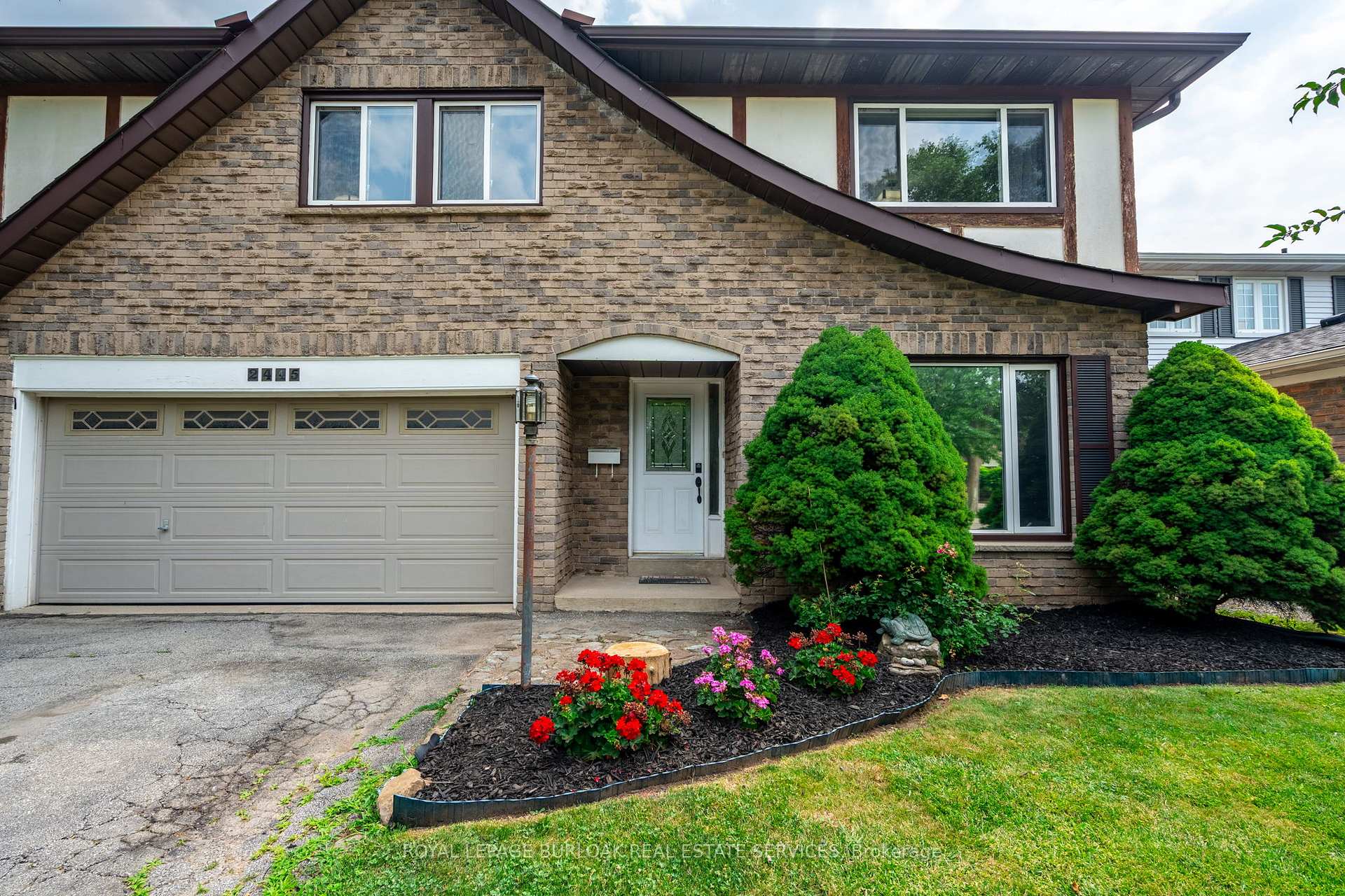 Photo 3 of 2445 Cavendish Drive, Burlington, Brant Hills — HOMEH