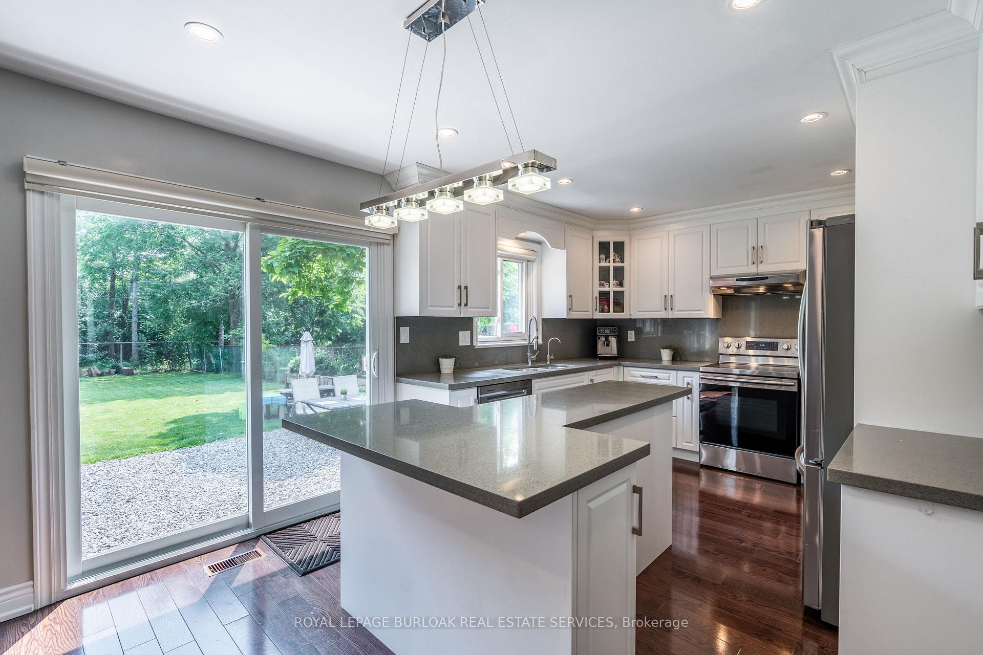 Photo 38 of 2445 Cavendish Drive, Burlington, Brant Hills — HOMEH