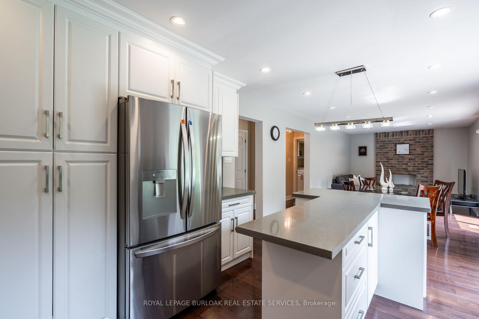 Photo 8 of 2445 Cavendish Drive, Burlington, Brant Hills — HOMEH
