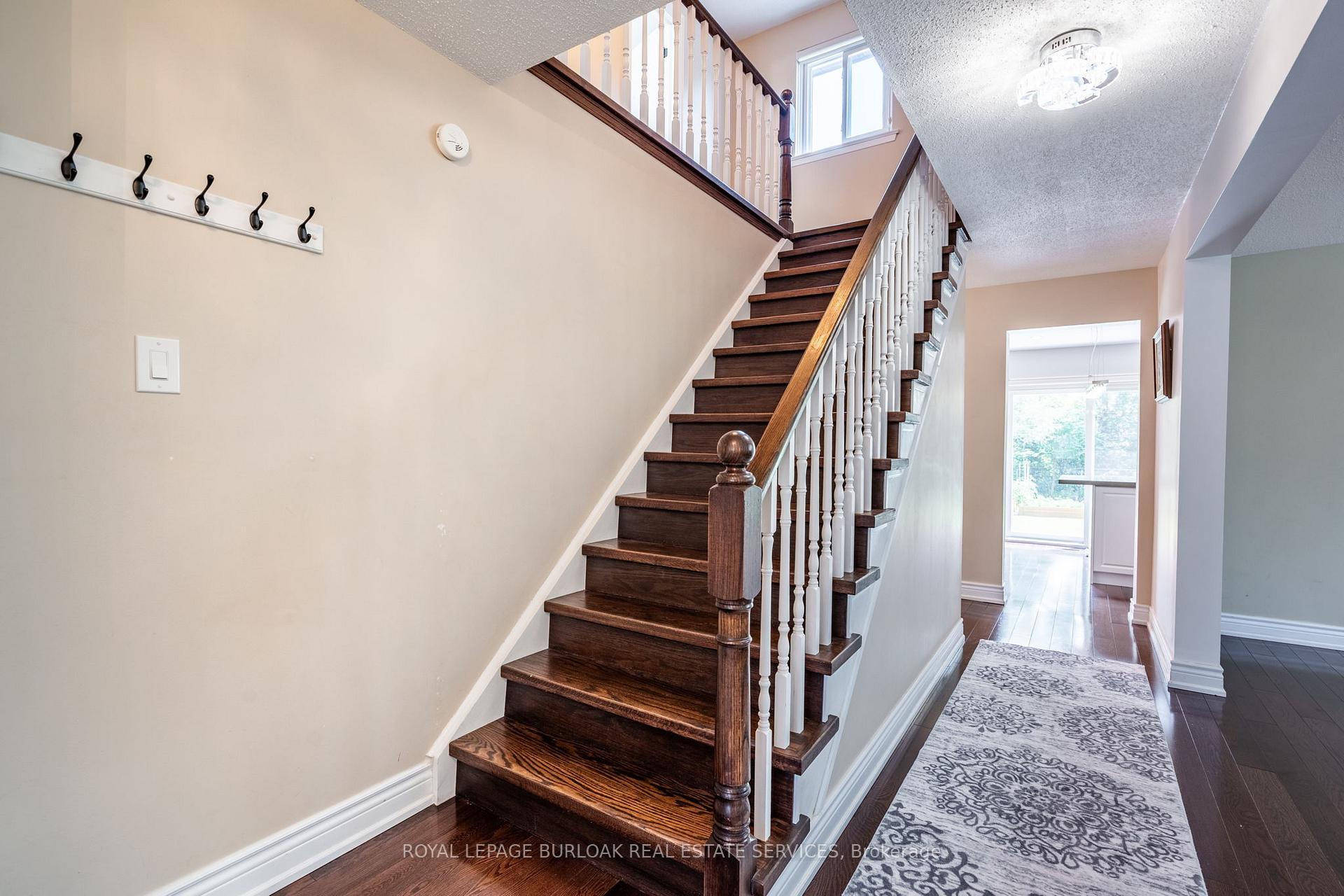 Photo 12 of 2445 Cavendish Drive, Burlington, Brant Hills — HOMEH