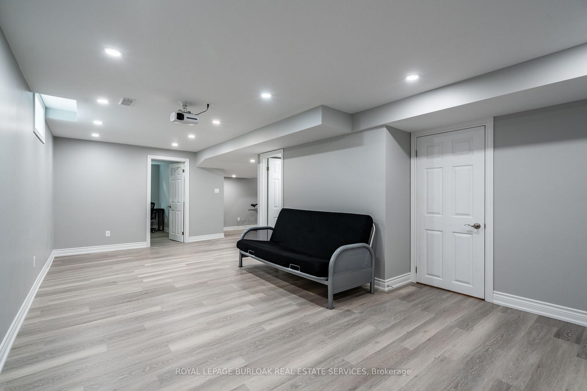 Photo 25 of 2445 Cavendish Drive, Burlington, Brant Hills — HOMEH