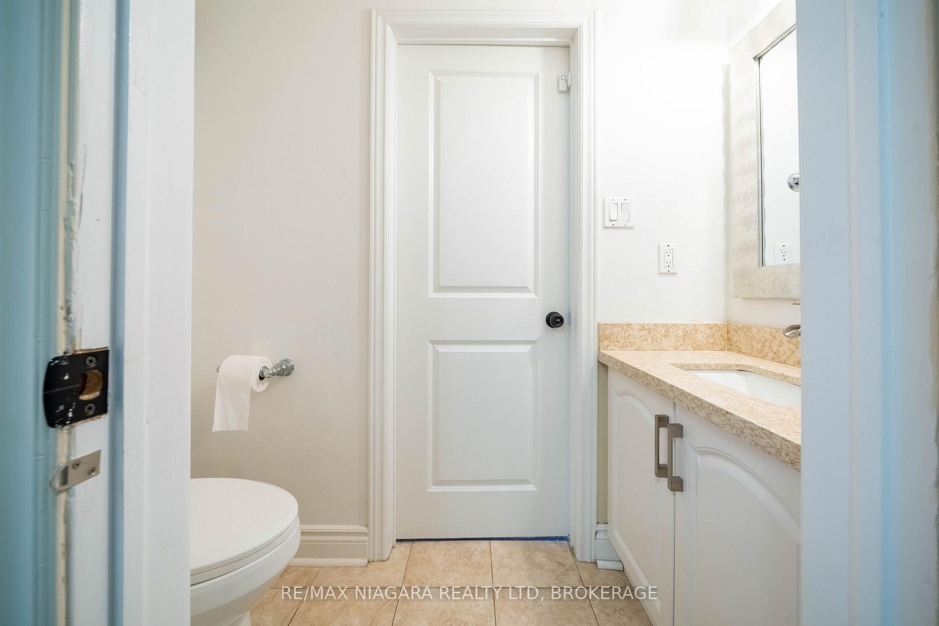 Photo 7 of 2 Aitken Circle, Markham, Unionville — HOMEH