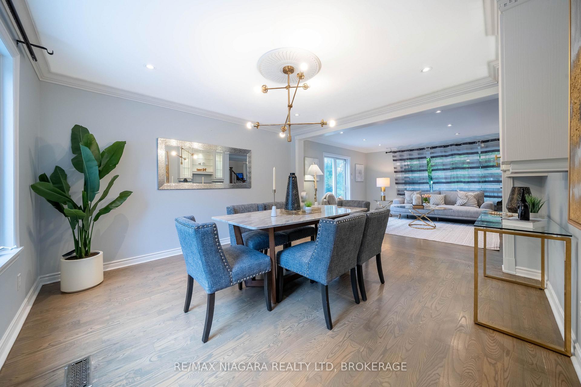Photo 13 of 2 Aitken Circle, Markham, Unionville — HOMEH