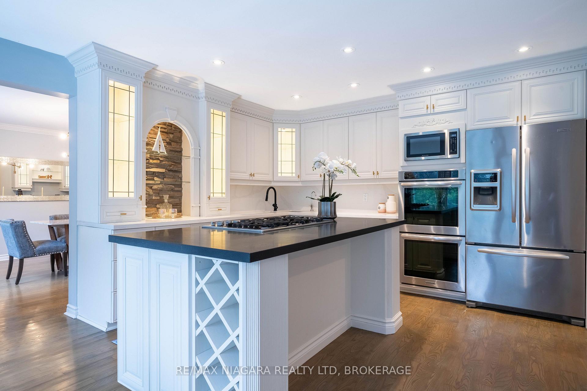 Photo 15 of 2 Aitken Circle, Markham, Unionville — HOMEH
