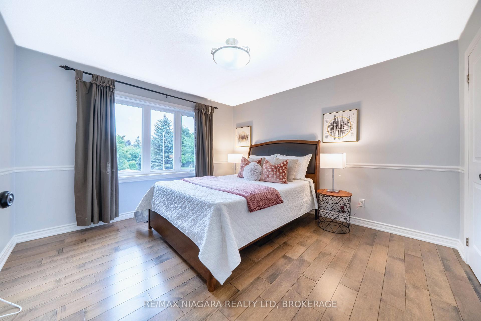 Photo 21 of 2 Aitken Circle, Markham, Unionville — HOMEH