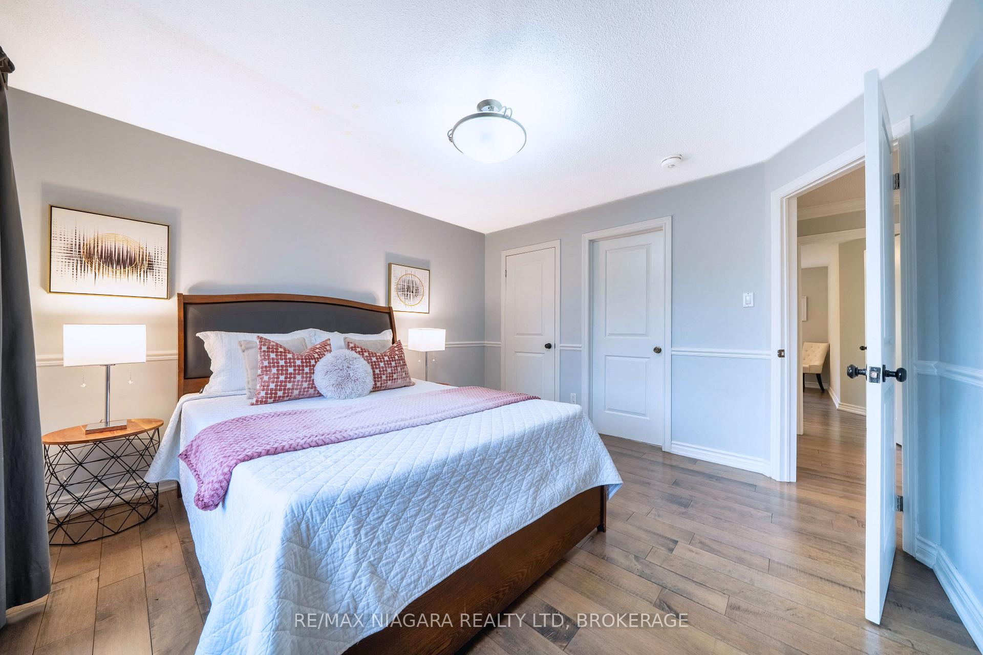 Photo 23 of 2 Aitken Circle, Markham, Unionville — HOMEH