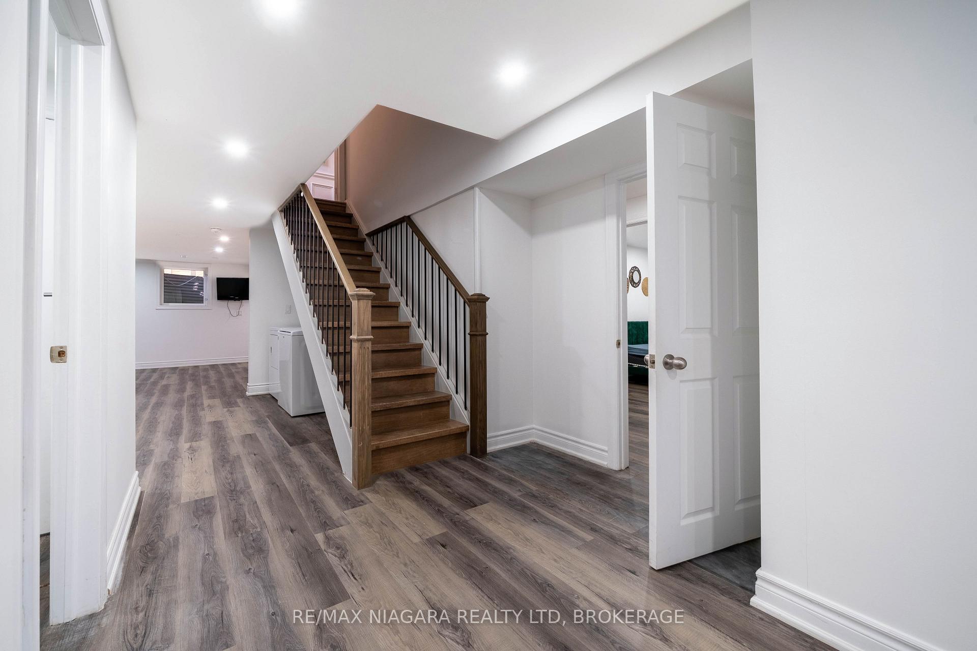Photo 34 of 2 Aitken Circle, Markham, Unionville — HOMEH