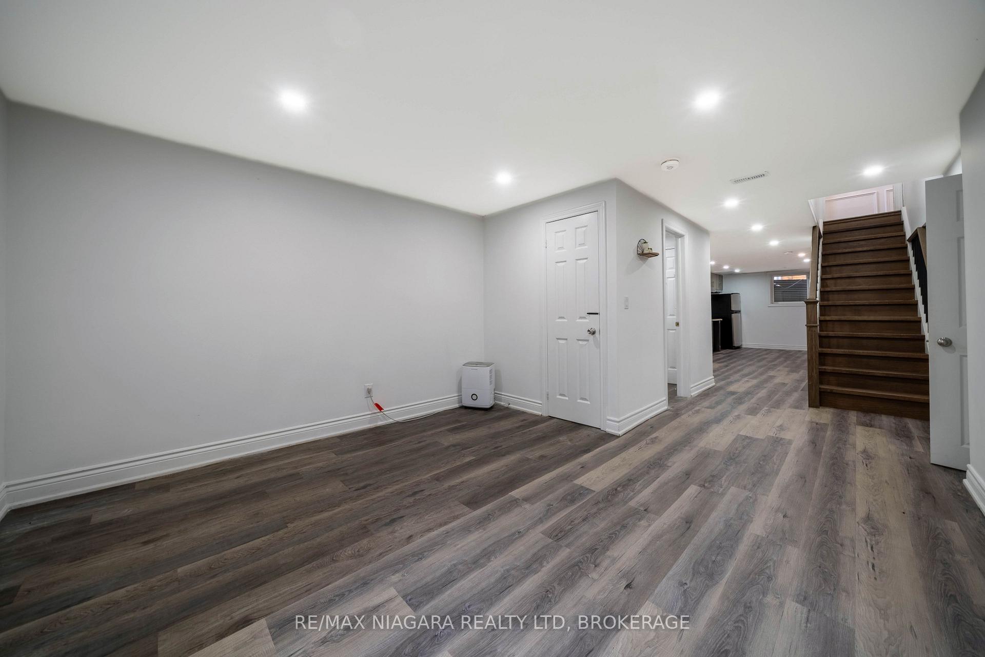 Photo 35 of 2 Aitken Circle, Markham, Unionville — HOMEH