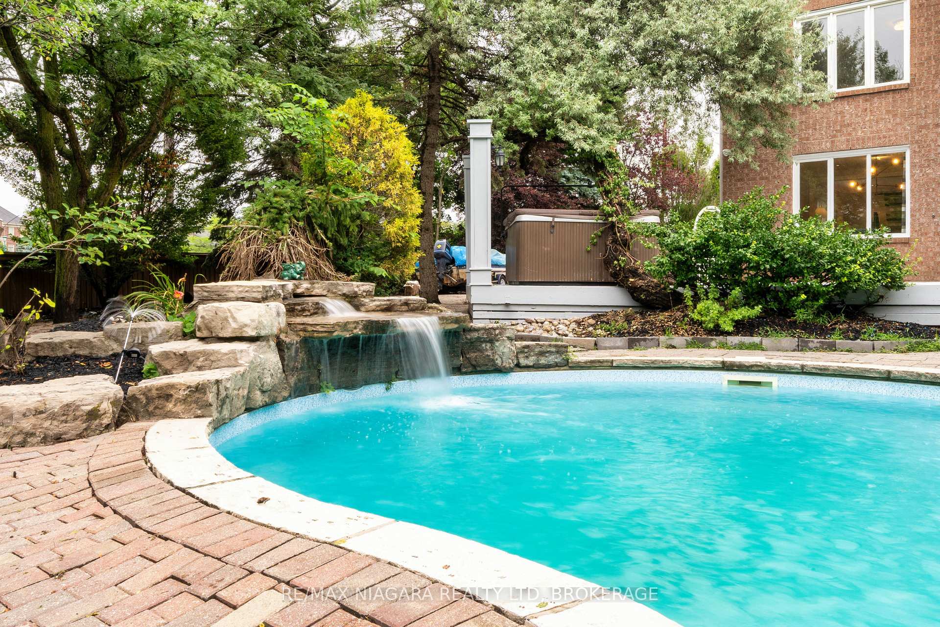 Photo 47 of 2 Aitken Circle, Markham, Unionville — HOMEH