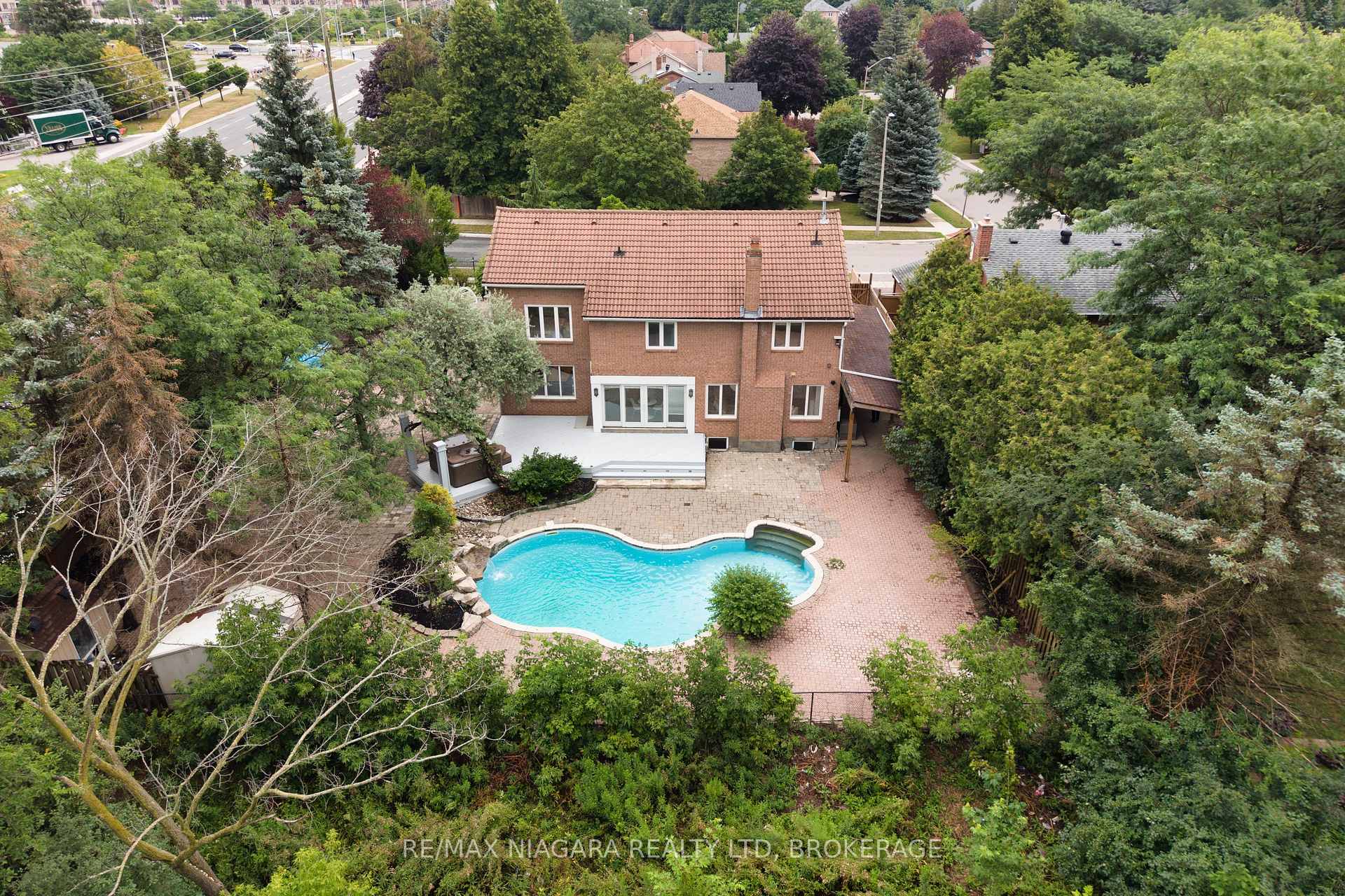Photo 48 of 2 Aitken Circle, Markham, Unionville — HOMEH