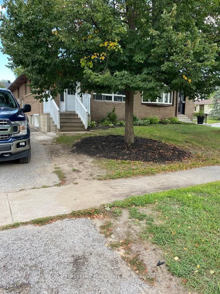 Photo 2 of 30 Bernick Drive, Barrie, Grove East — HOMEH