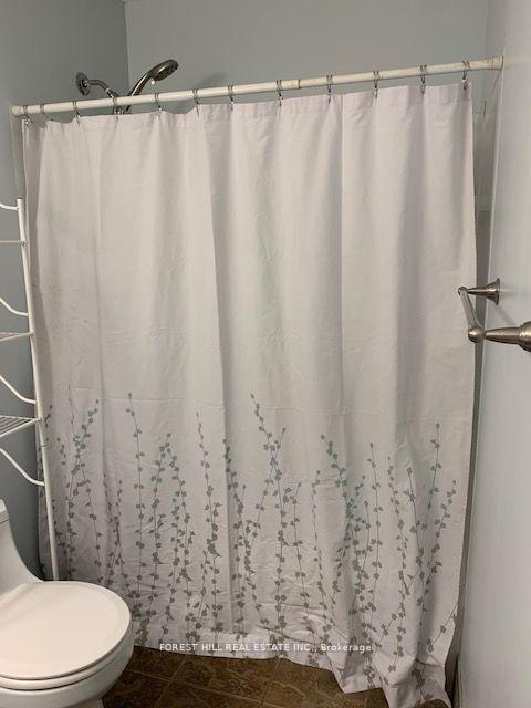 Photo 13 of 30 Bernick Drive, Barrie, Grove East — HOMEH