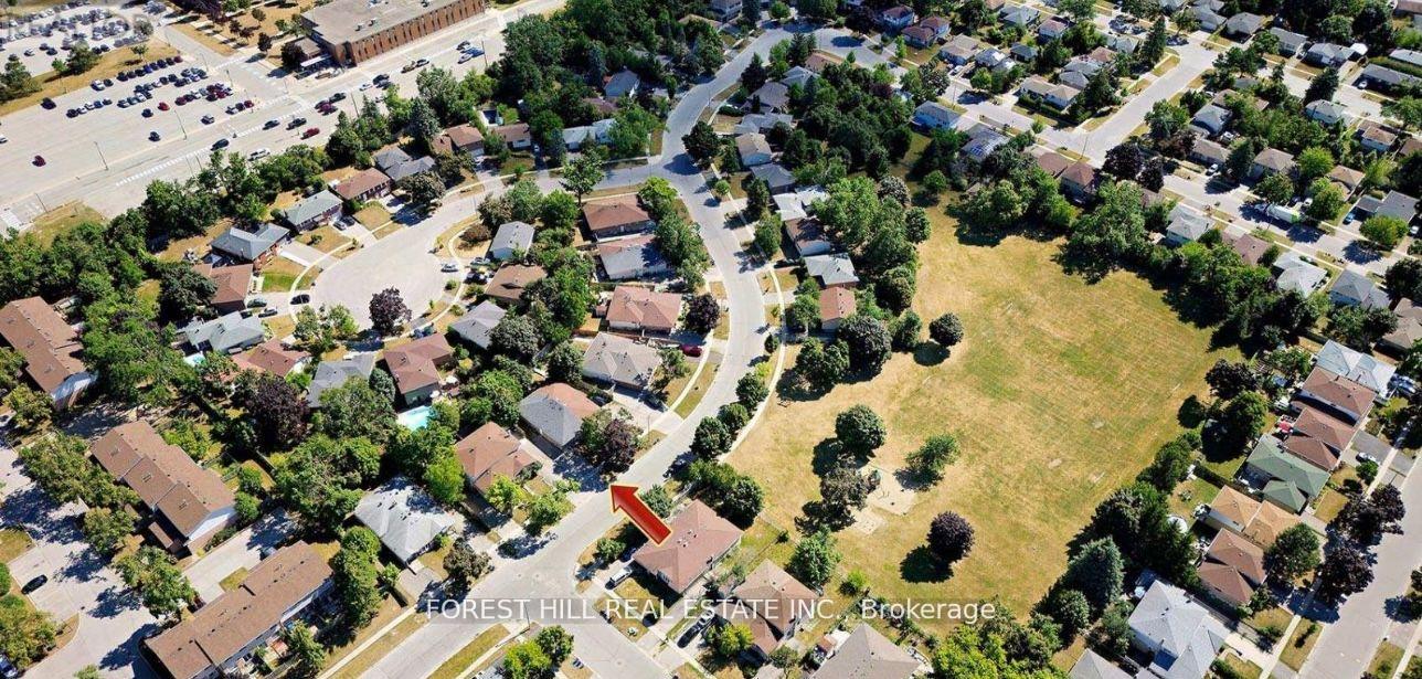 Photo 17 of 30 Bernick Drive, Barrie, Grove East — HOMEH