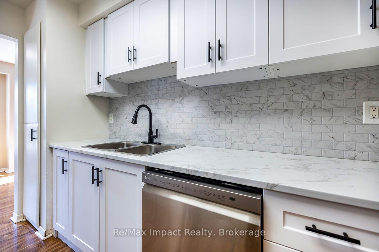 Photo 6 of 25 Tompkins Lane, Ajax, South East — HOMEH
