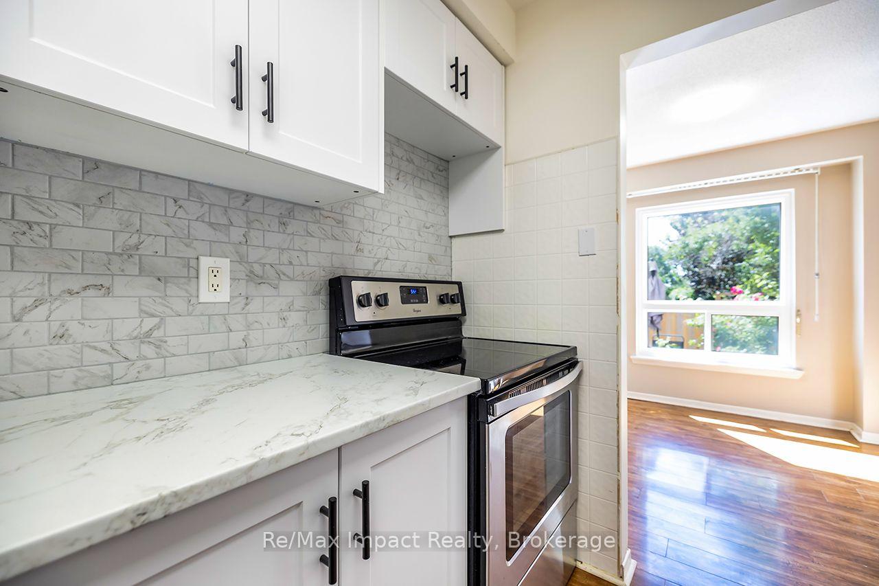 Photo 7 of 25 Tompkins Lane, Ajax, South East — HOMEH