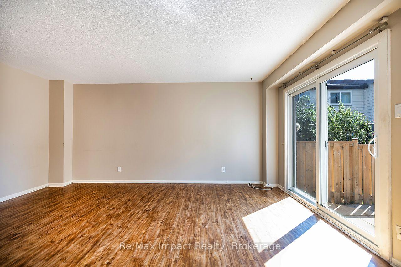Photo 9 of 25 Tompkins Lane, Ajax, South East — HOMEH