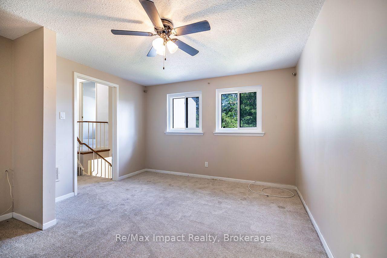 Photo 12 of 25 Tompkins Lane, Ajax, South East — HOMEH