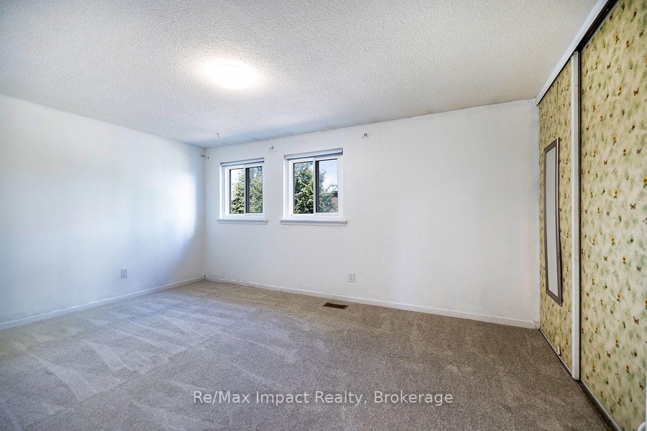 Photo 13 of 25 Tompkins Lane, Ajax, South East — HOMEH