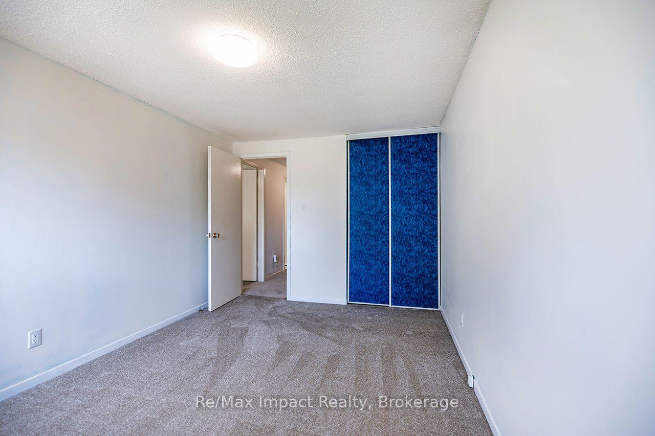 Photo 18 of 25 Tompkins Lane, Ajax, South East — HOMEH